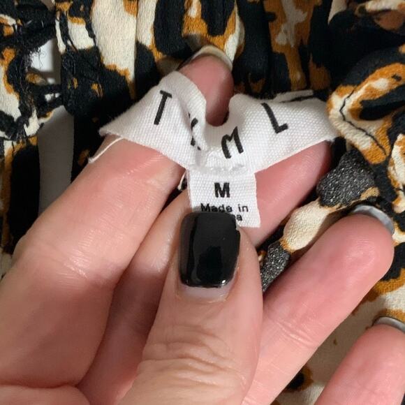 THML leopard puff sleeve shirt size medium - Picture 2 of 5